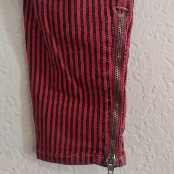 Bullhead Denim Red/Black Striped Jeans - Picture 4 of 9